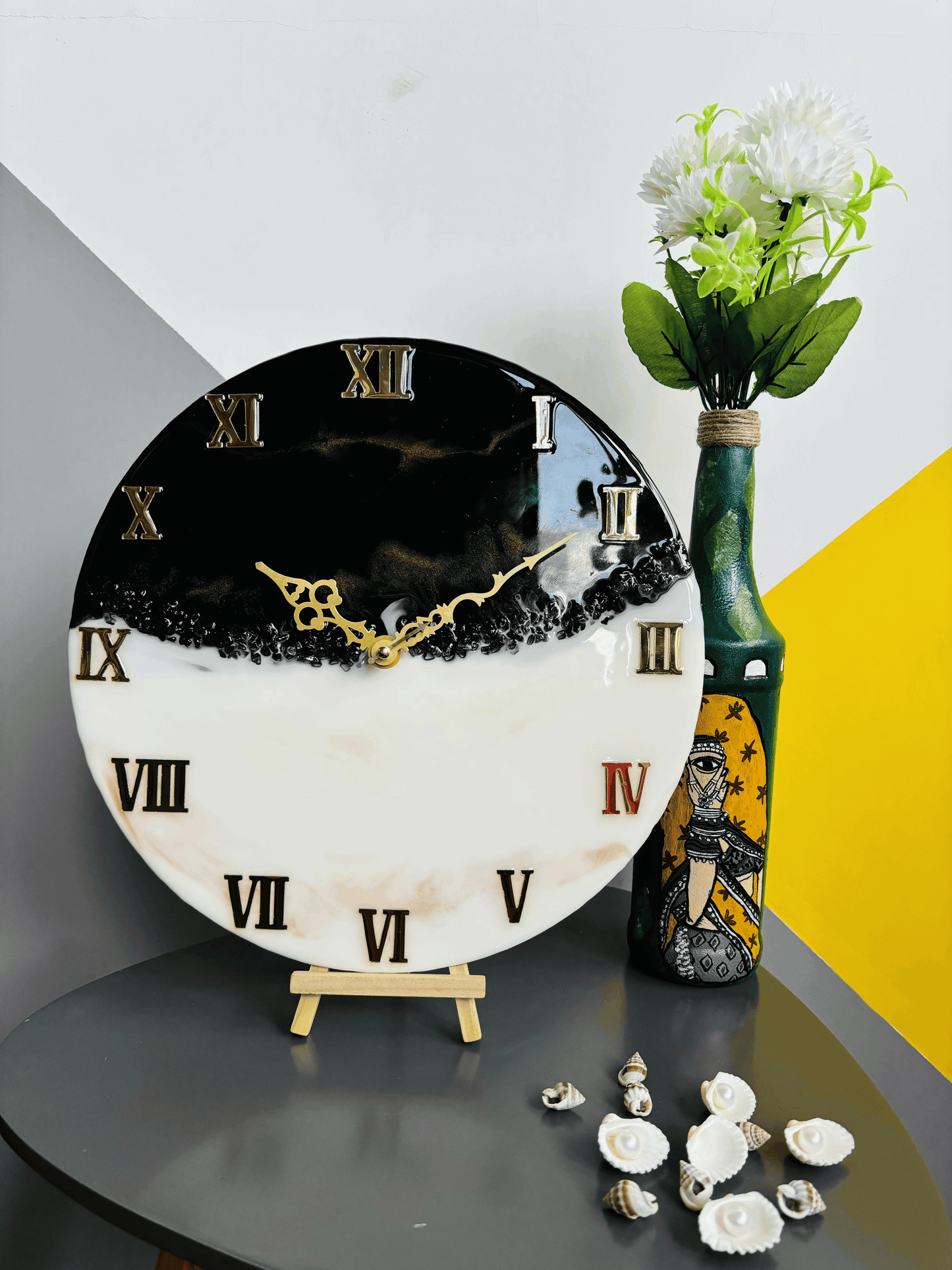 Resin Clock - Black & White